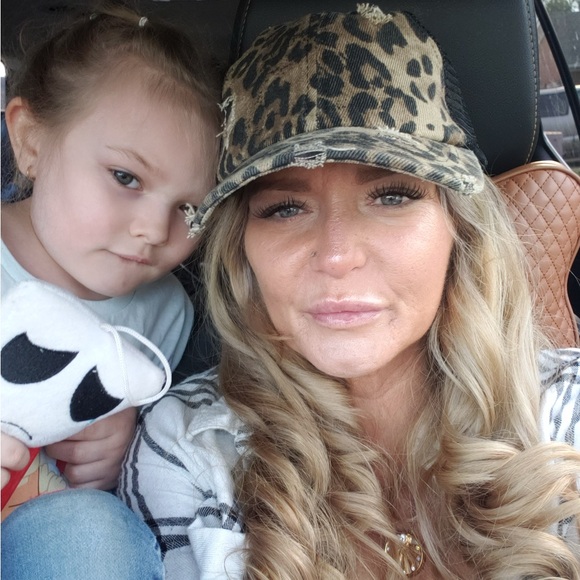 Meet your Posher, Jill - Picture 3 of 3